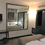 Quentin Am Kurfuerstendamm Hotel