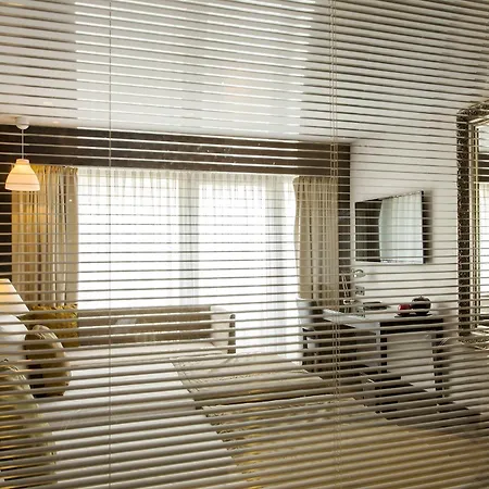 Quentin Am Kurfuerstendamm Hotel 4*