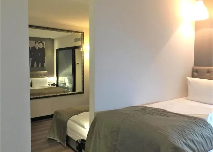 Quentin Am Kurfuerstendamm Hotel 4*