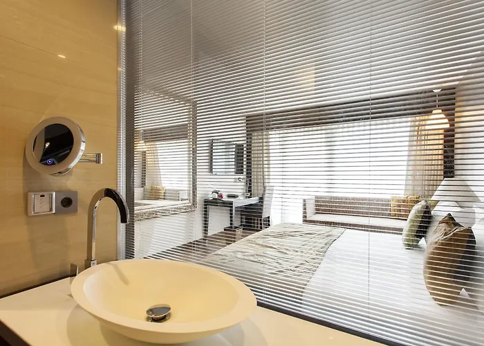 Quentin Am Kurfuerstendamm Hotel 4*