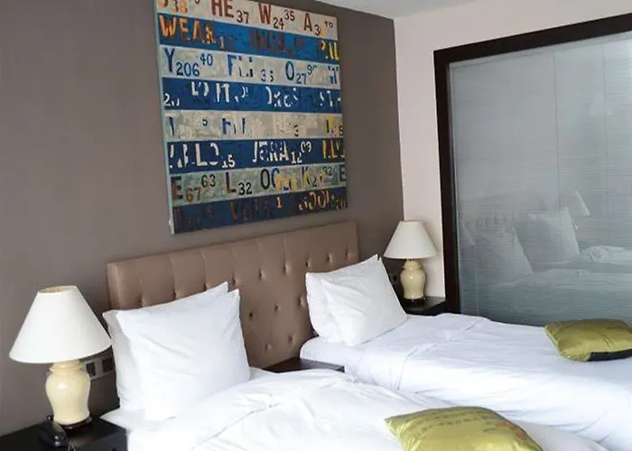 Quentin Am Kurfuerstendamm Hotel 4*