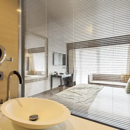 Quentin Am Kurfuerstendamm Hotel 4*