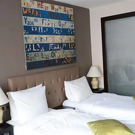 Quentin Am Kurfuerstendamm Hotel 4*