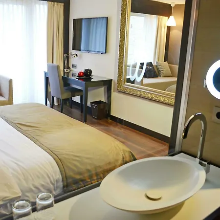 Quentin Am Kurfuerstendamm Hotel 4*