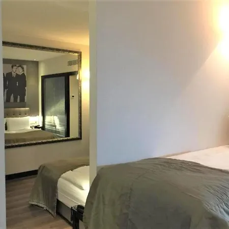 Quentin Am Kurfuerstendamm Hotel 4*