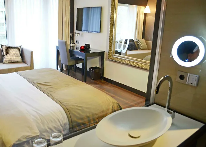 Quentin Am Kurfuerstendamm Hotel 4*